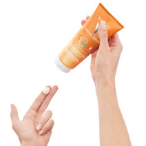 Vichy Capital Soleil Leche-Gel Ultra Fundente Sobre la Piel Mojada o Seca SPF30, 200ml